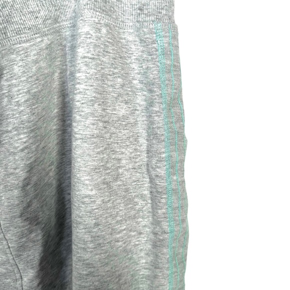 Maurices Women Size Large Gray Terry Fleece Mini Skirt Side Pocket Elastic Waist - Picture 5 of 6